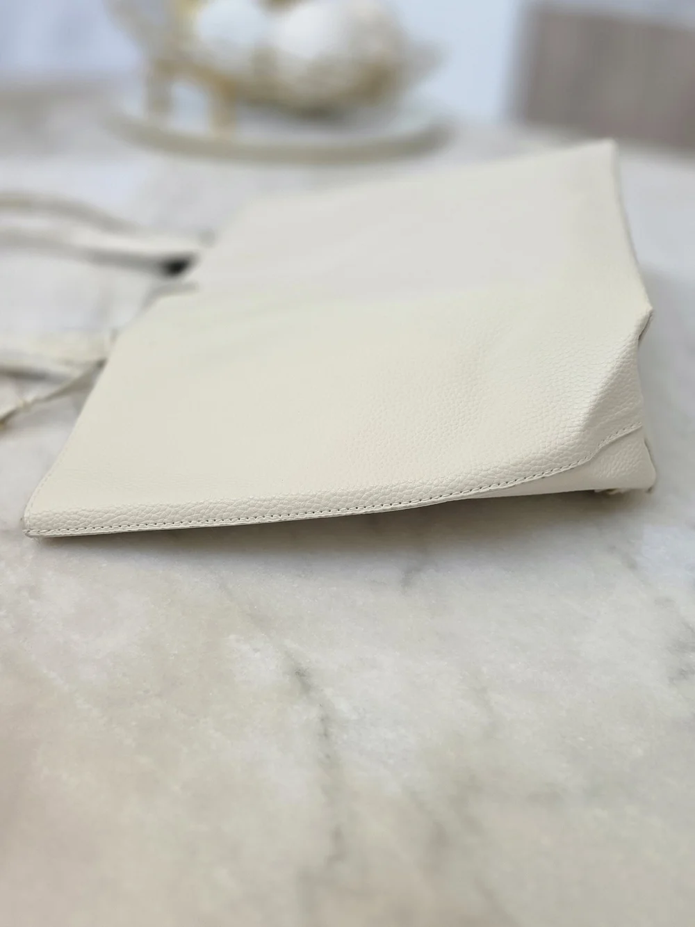 Badgley Mischka Decorative Chain Tote in Off-White